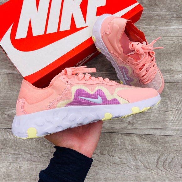 Nike Shoes - Nike Renew Lucent